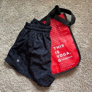 COPY - LULULEMON hotty hot Shorts (4in) - Formati…